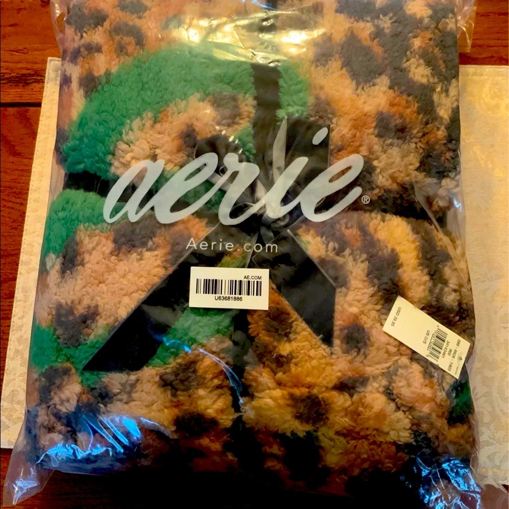 Aerie throw- 2020 cheetah print NWT